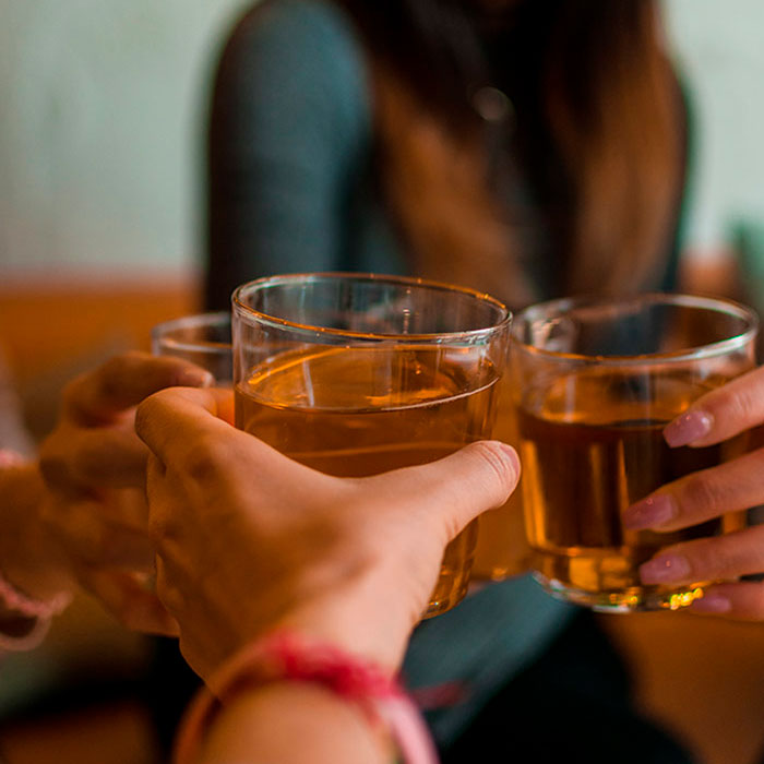 friends with glasses of drinks